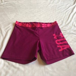 Women's Under Armour Shorts - EUC